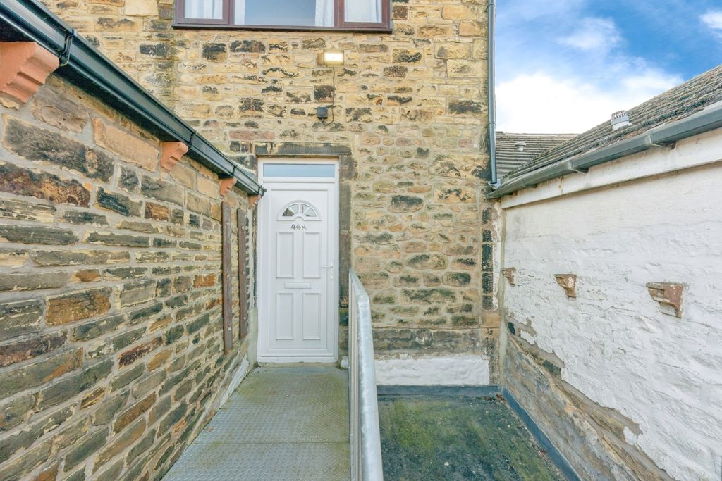 Property photo 2 of 17 Photo