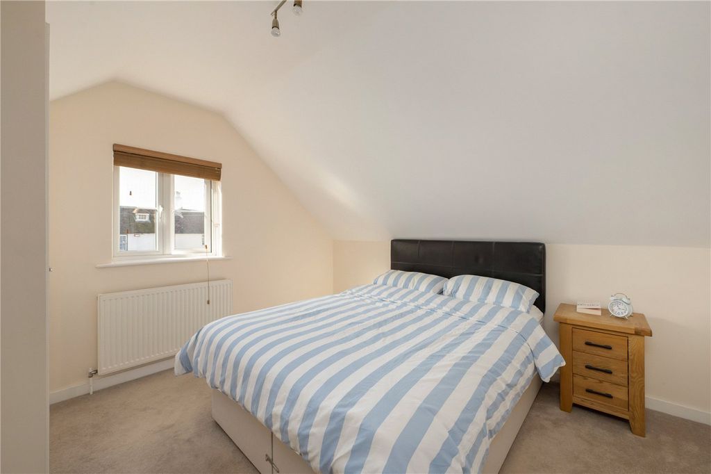 Property photo 2 of 20 Picture No. 16