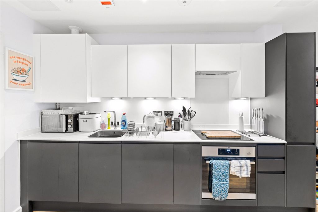 Property photo 2 of 10 Picture No. 11