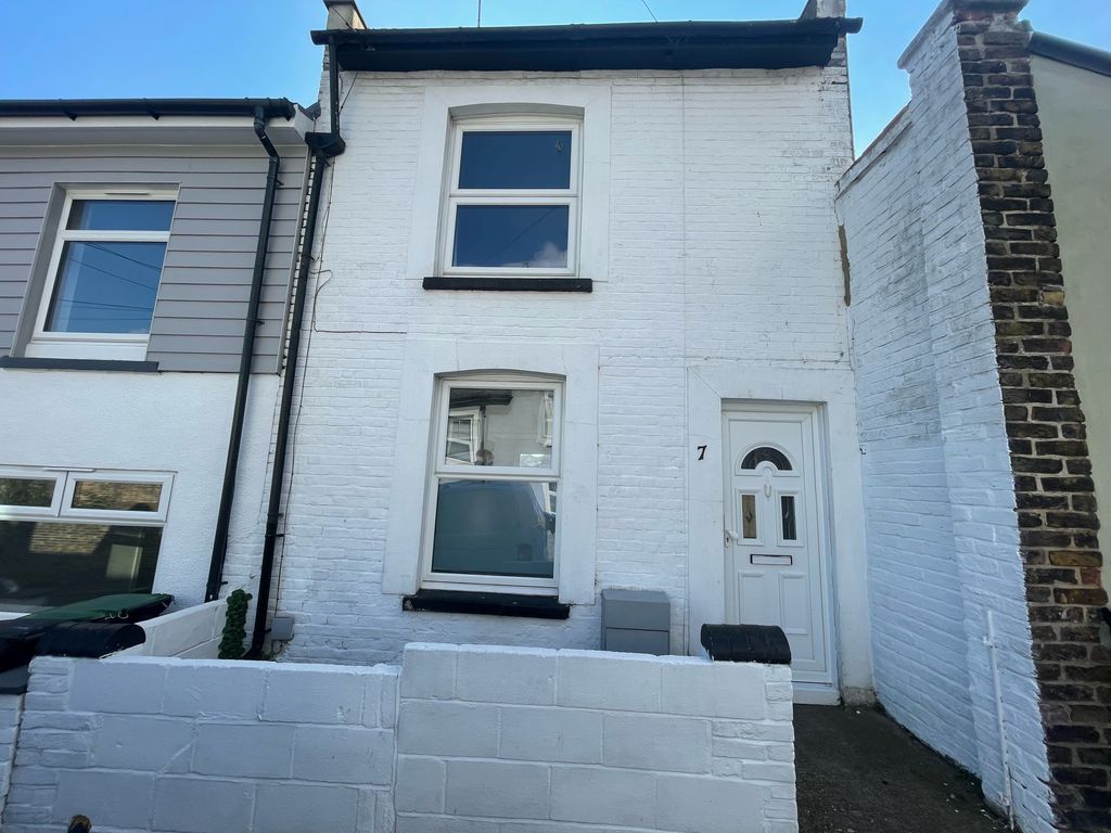 Property photo 1 of 8