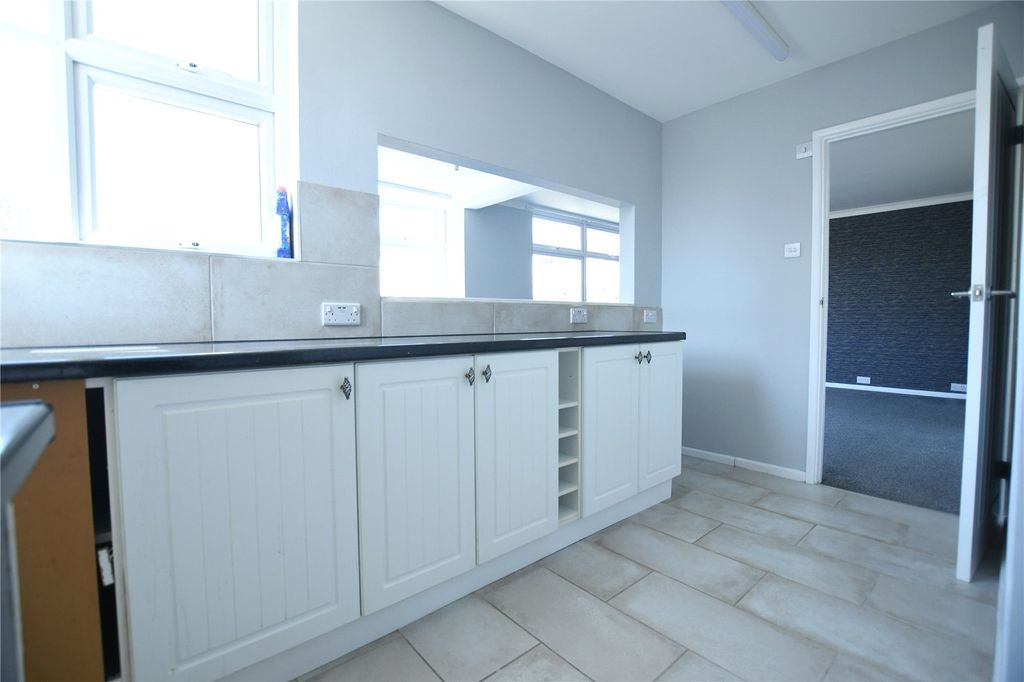 Property photo 3 of 10 Picture No. 06