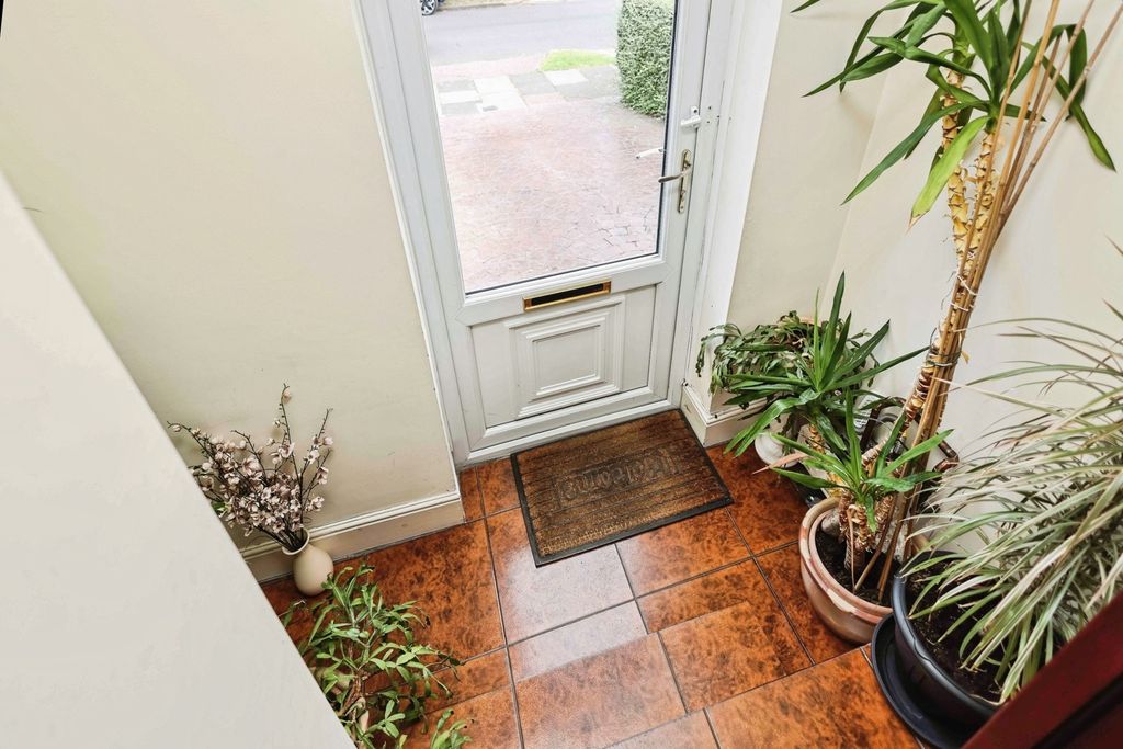 Property photo 2 of 20 Pbox-Img.Jpg