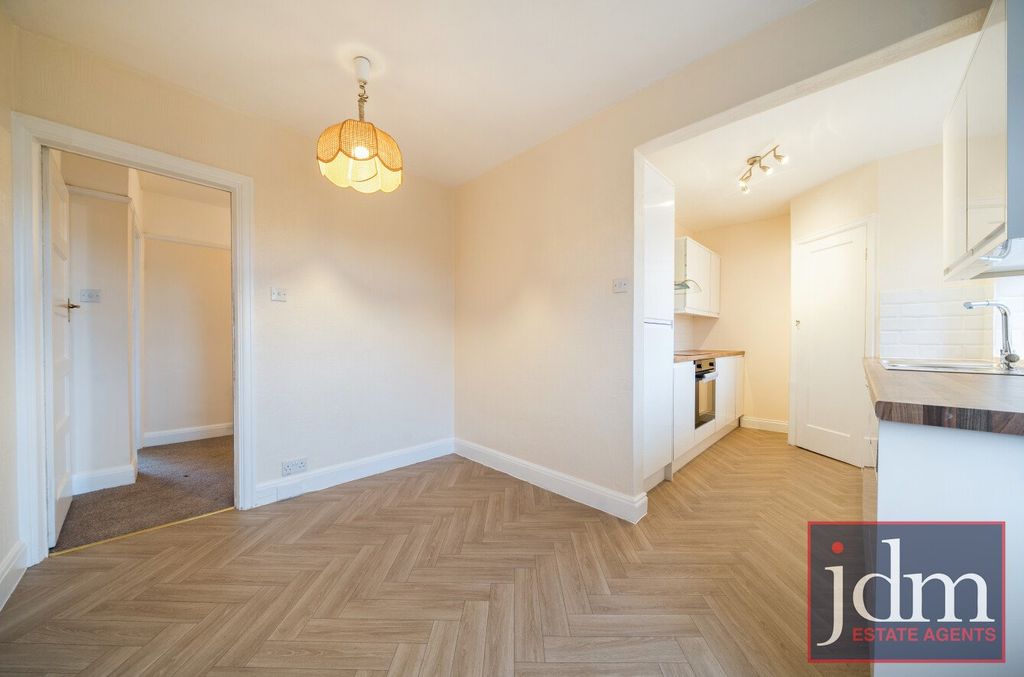 Property photo 1 of 10 Kitchen/Dining