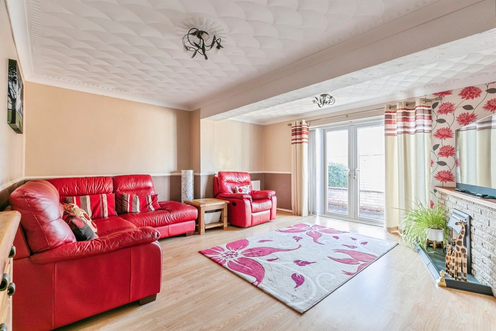 Property photo 2 of 15