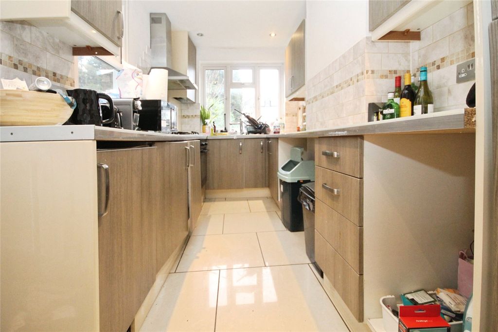 Property photo 3 of 16 Kitchen