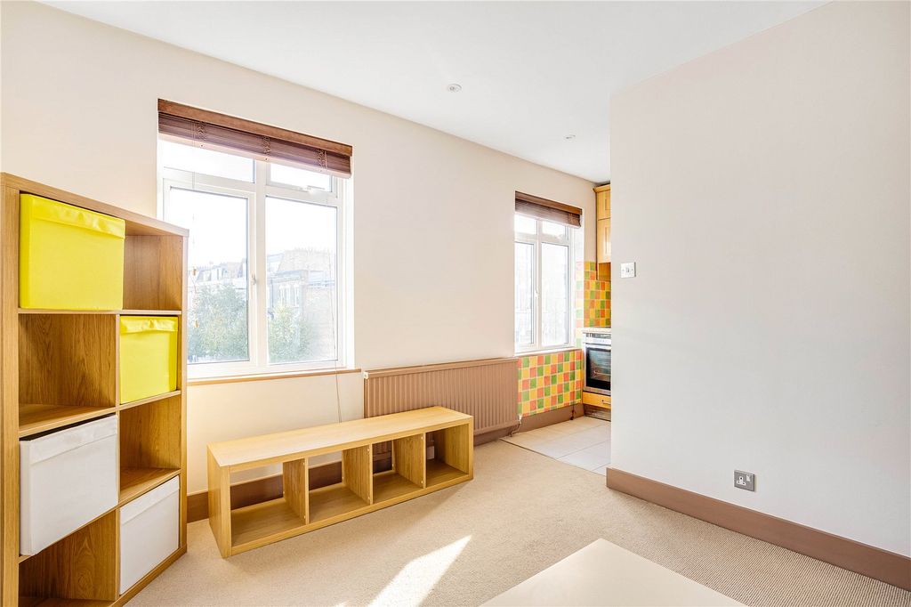 Property photo 2 of 8