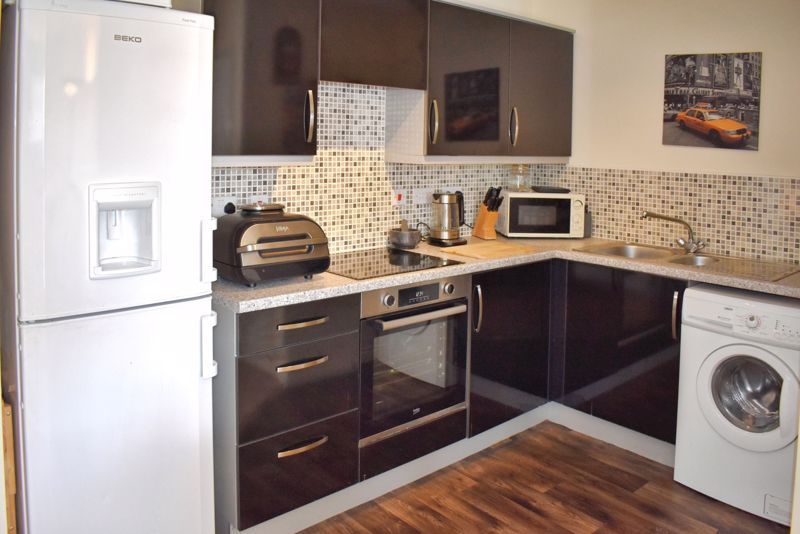 Property photo 3 of 20 Kitchen