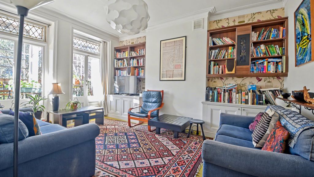 Property photo 2 of 12