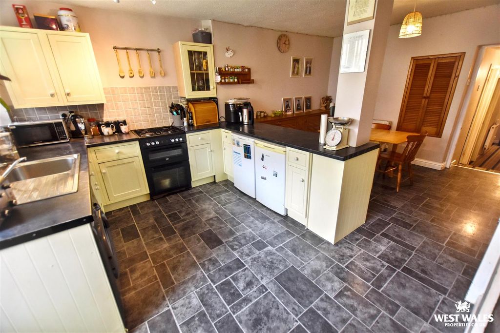 Property photo 3 of 18 11 (7).Jpg