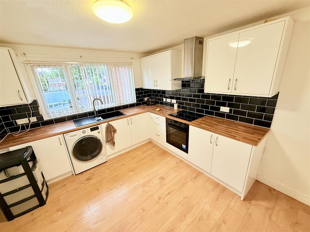 Property photo 2 of 15 Tempimageqo2Z8A.Jpg