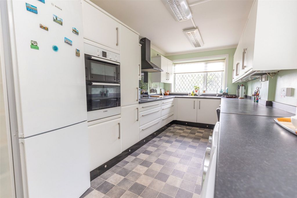 Property photo 2 of 29 Picture No. 24