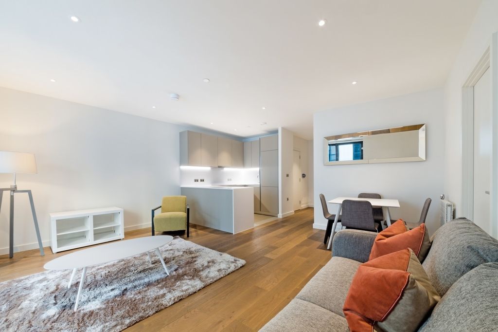 Property photo 3 of 6 Kitchen