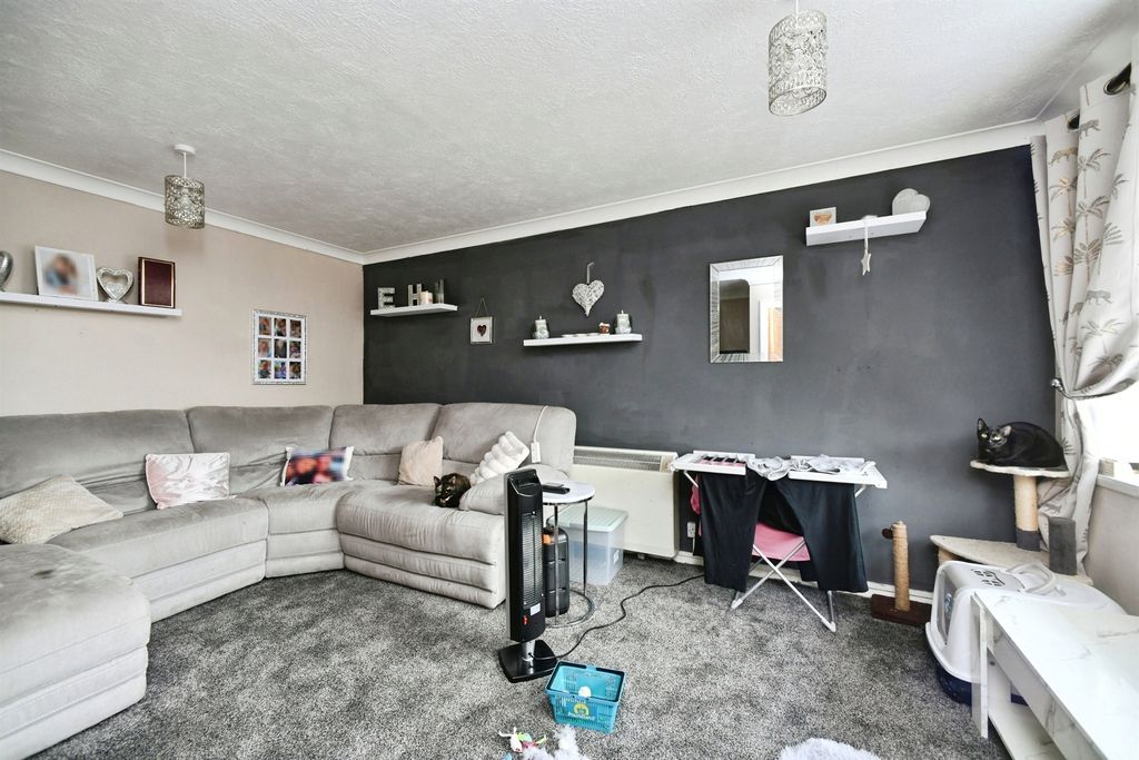 Additional image 4 of 2 bed flat for saleBalcombe Road, Peacehaven BN10