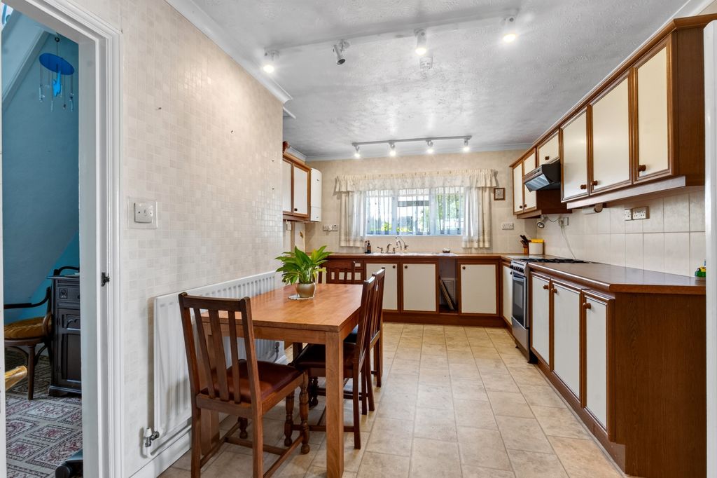 Property photo 3 of 16 Kitchen