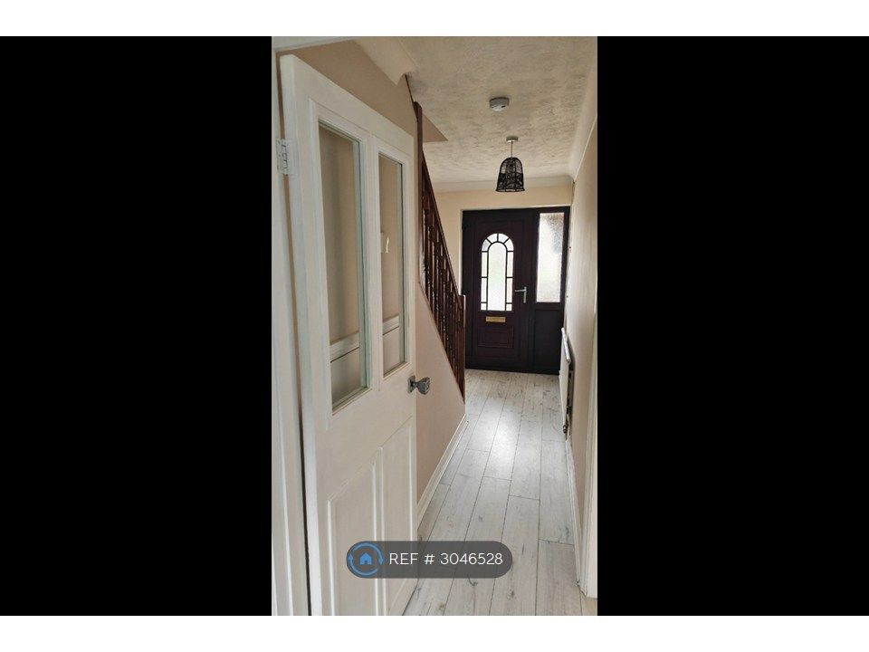 Property photo 3 of 20 Hallway