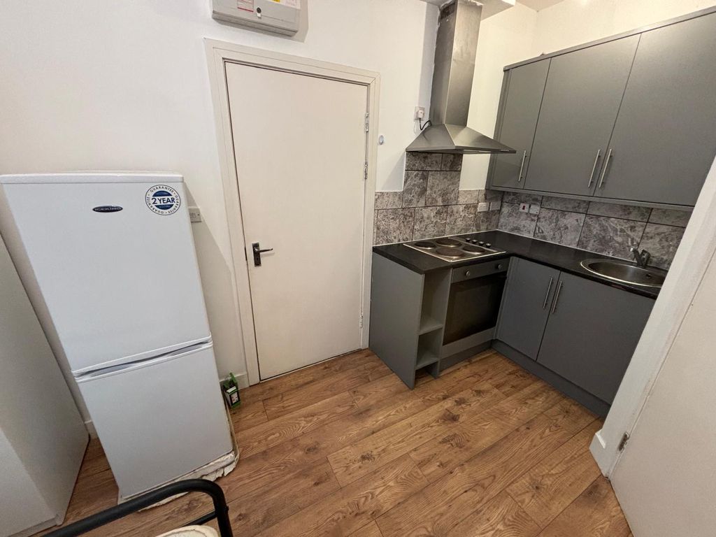 Property photo 1 of 3