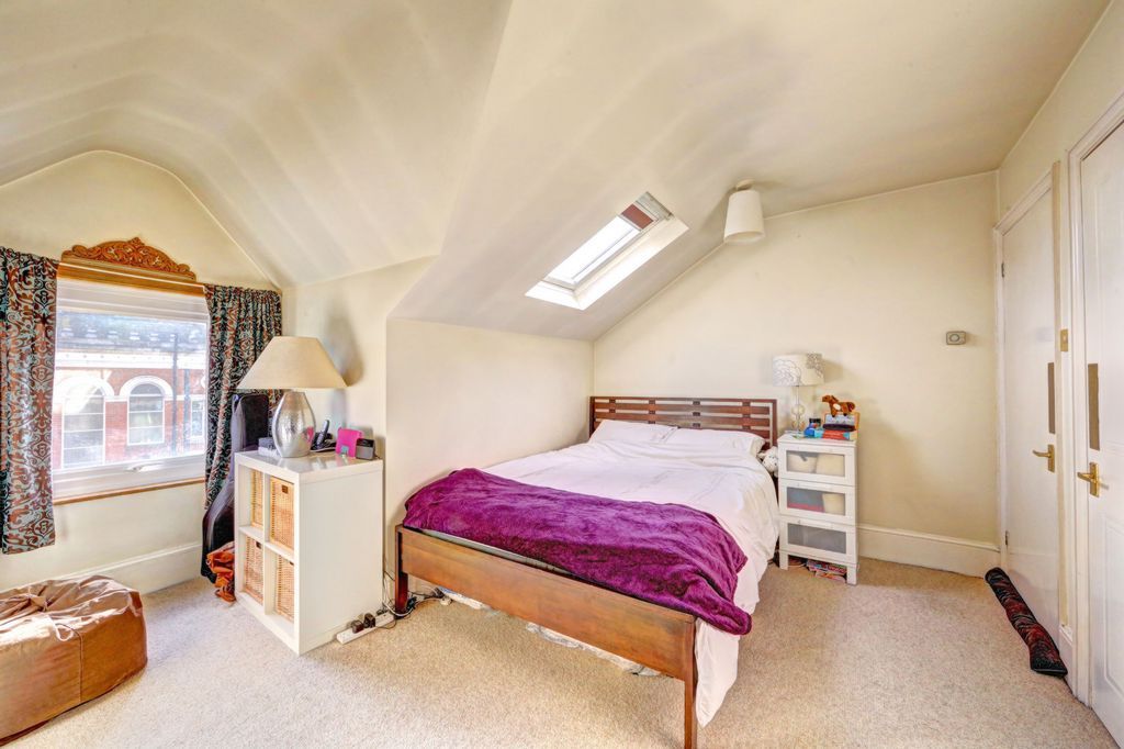 Property photo 3 of 6 Photo 5