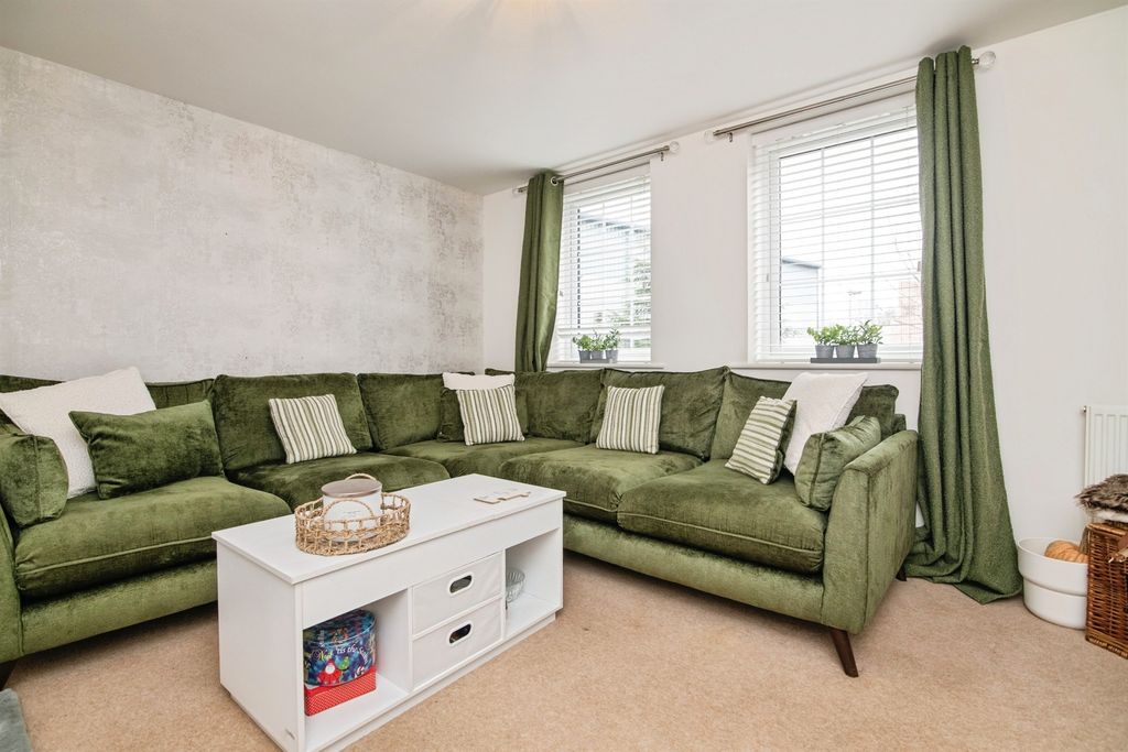 Property photo 2 of 16