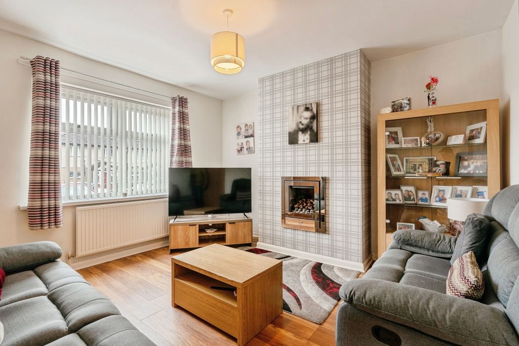 Property photo 2 of 18 Pbox-Img.Jpg