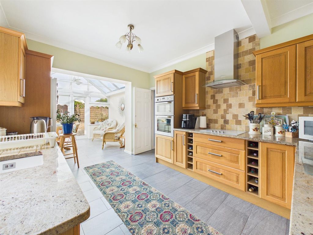 Property photo 3 of 24 Cam04118G0-Pr0023-Still011.Jpg