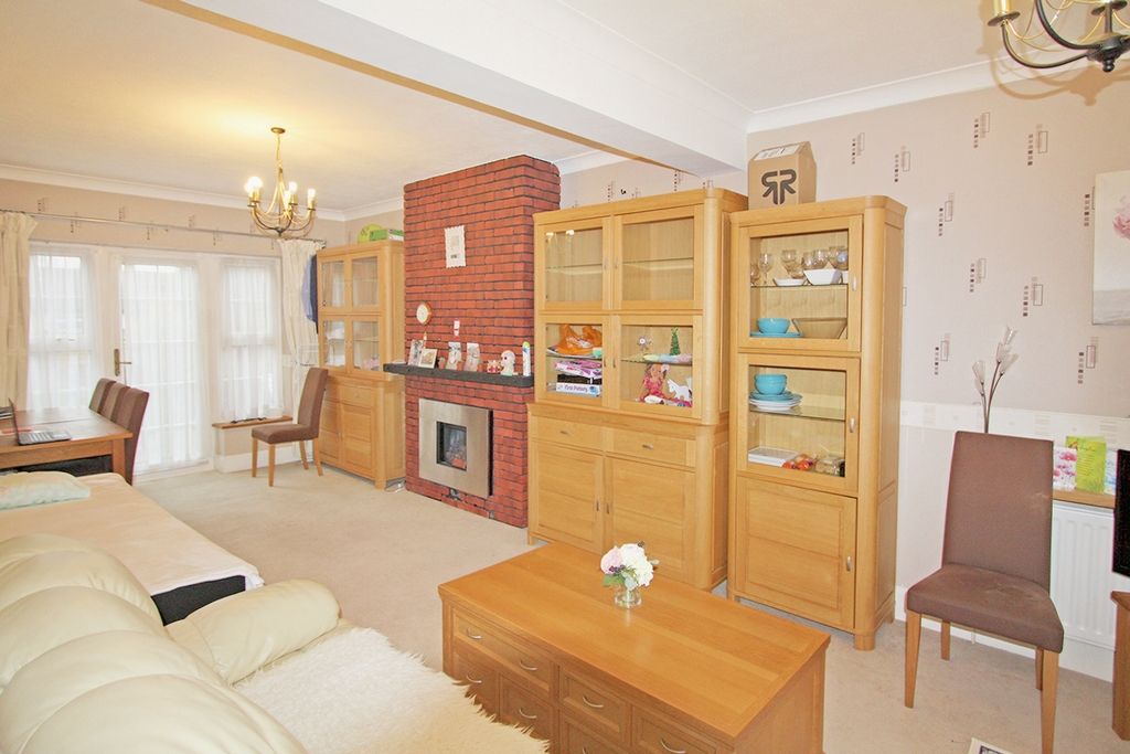 Property photo 3 of 11 Photo 2