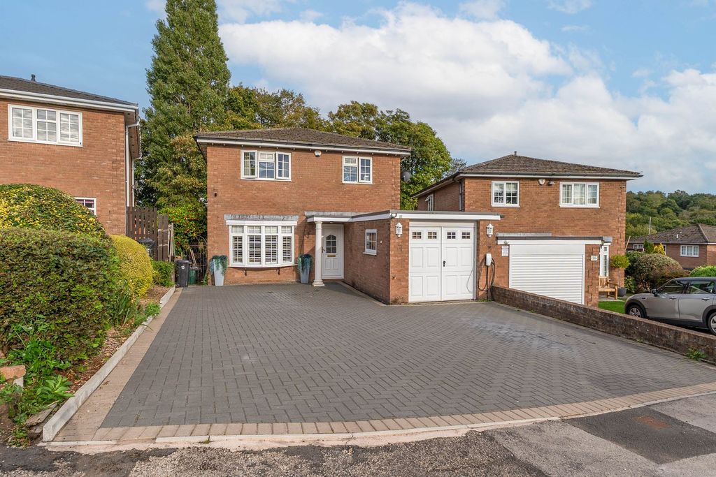Property photo 1 of 31