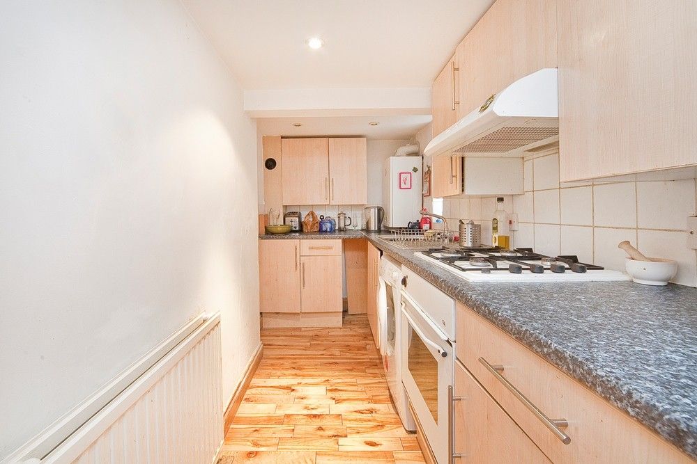 Property photo 2 of 6 Kitchen