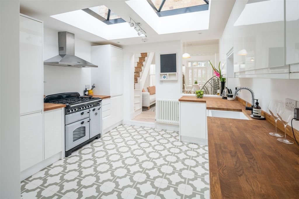 Property photo 3 of 14