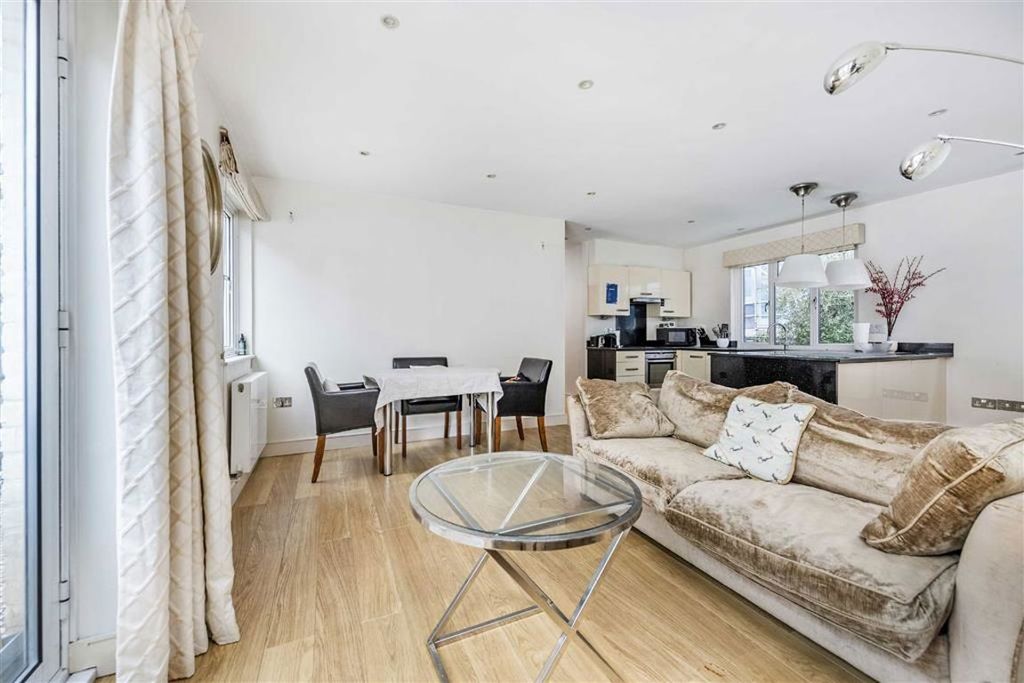 Property photo 3 of 8