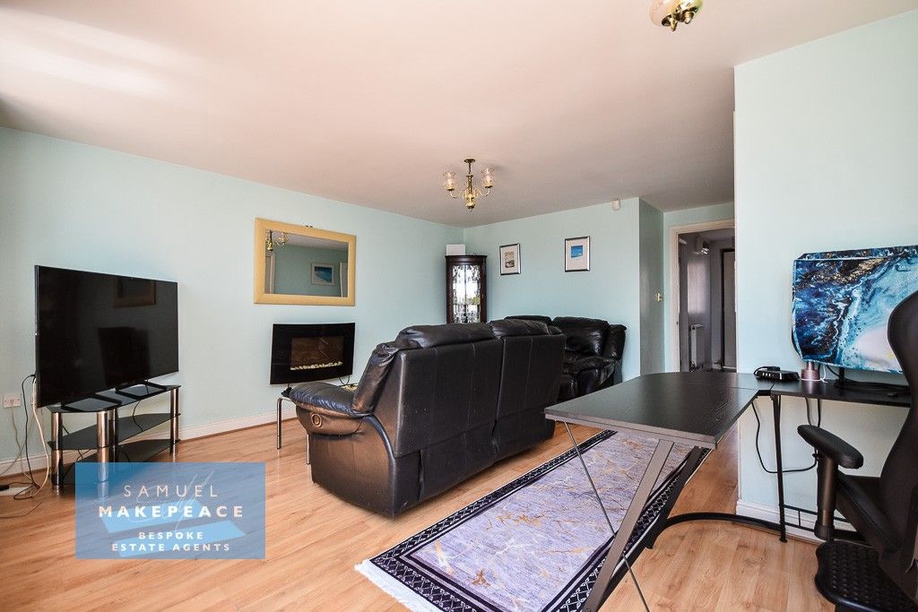Property photo 3 of 18 Gallery