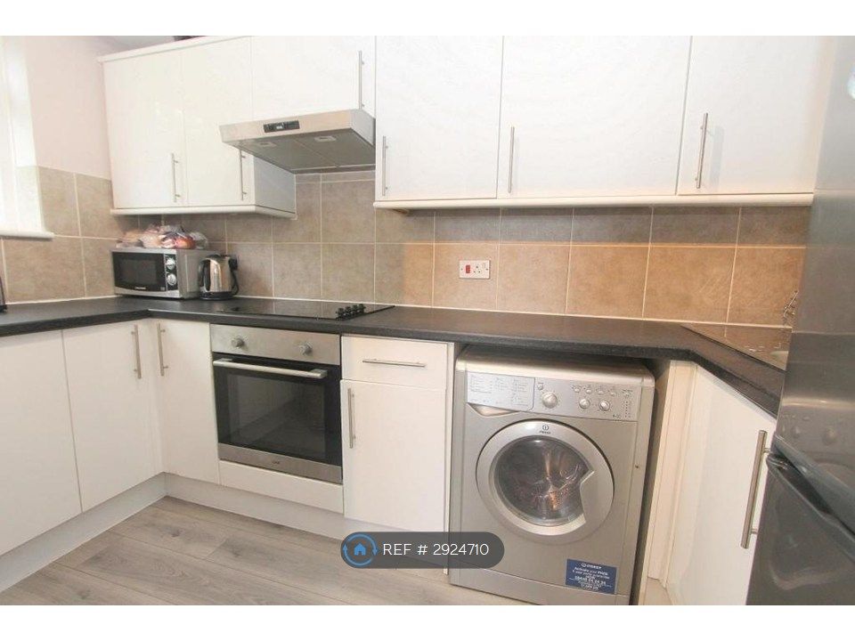 Property photo 2 of 13 Kitchen
