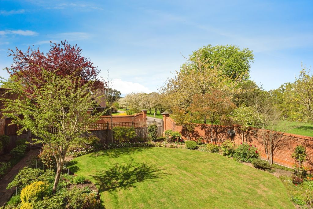 Property photo 3 of 17 Photo