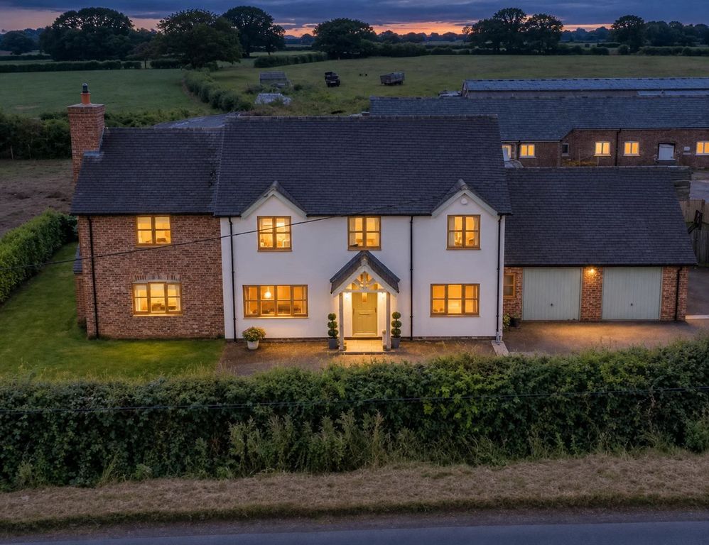 Property photo 2 of 40