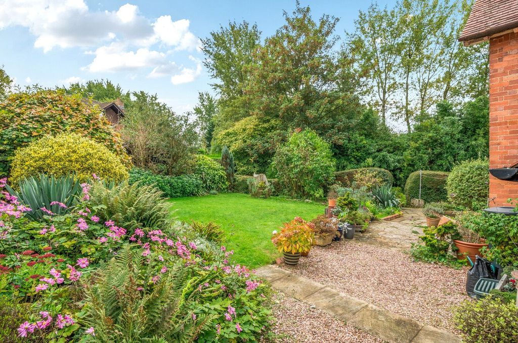 Property photo 2 of 18 Southerly Gardens