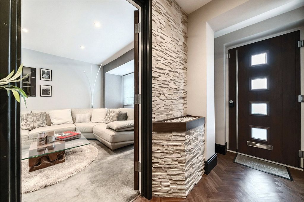 Property photo 3 of 39 Picture No. 03