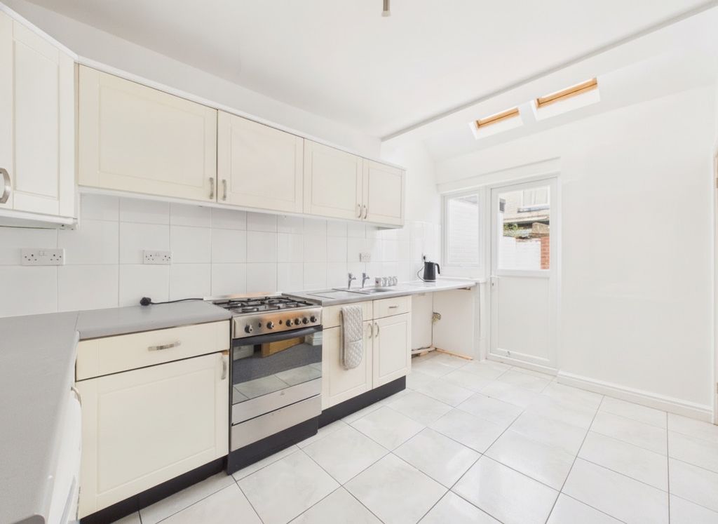 Property photo 3 of 8 4969486