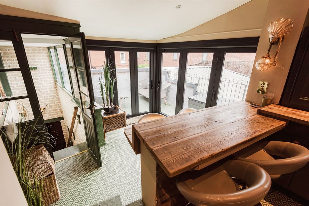 Property photo 1 of 22 (Main)