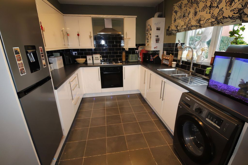 Property photo 2 of 13