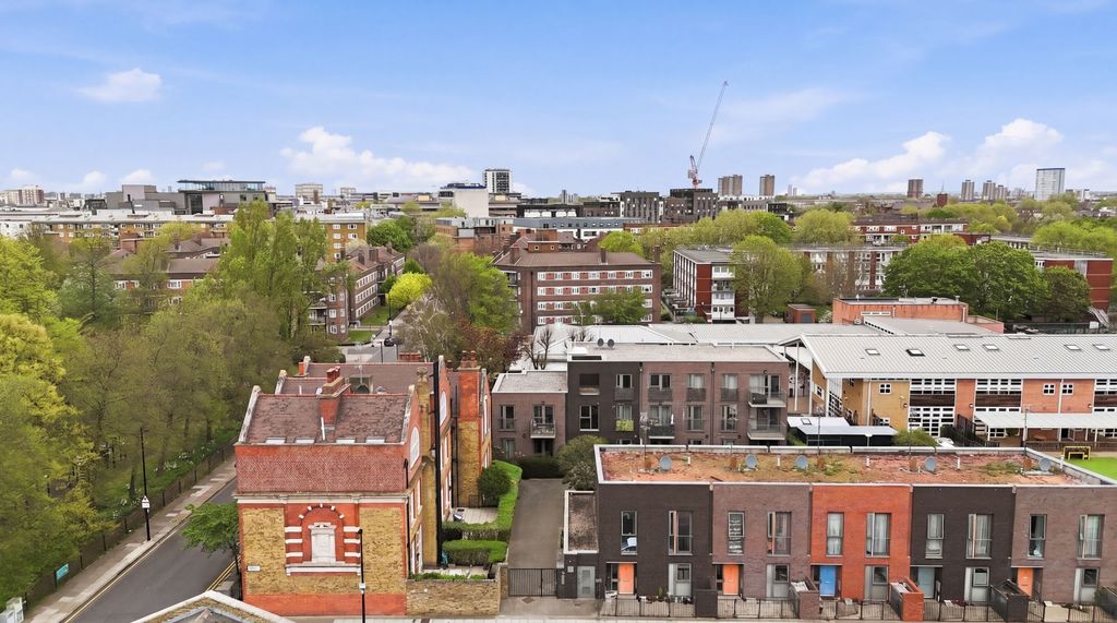 Property photo 2 of 21