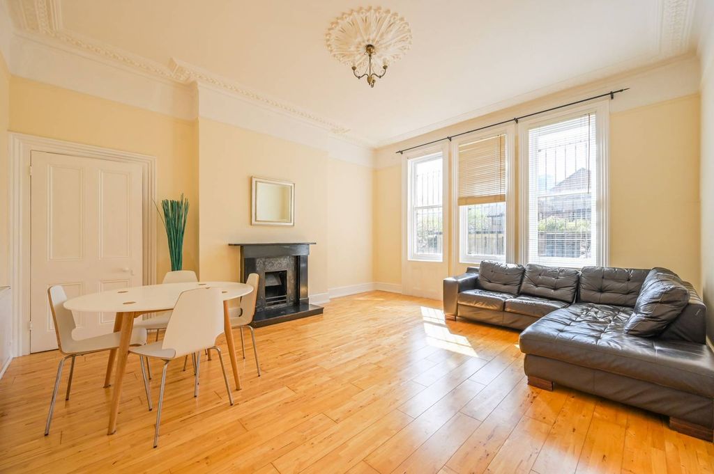 Property photo 2 of 9