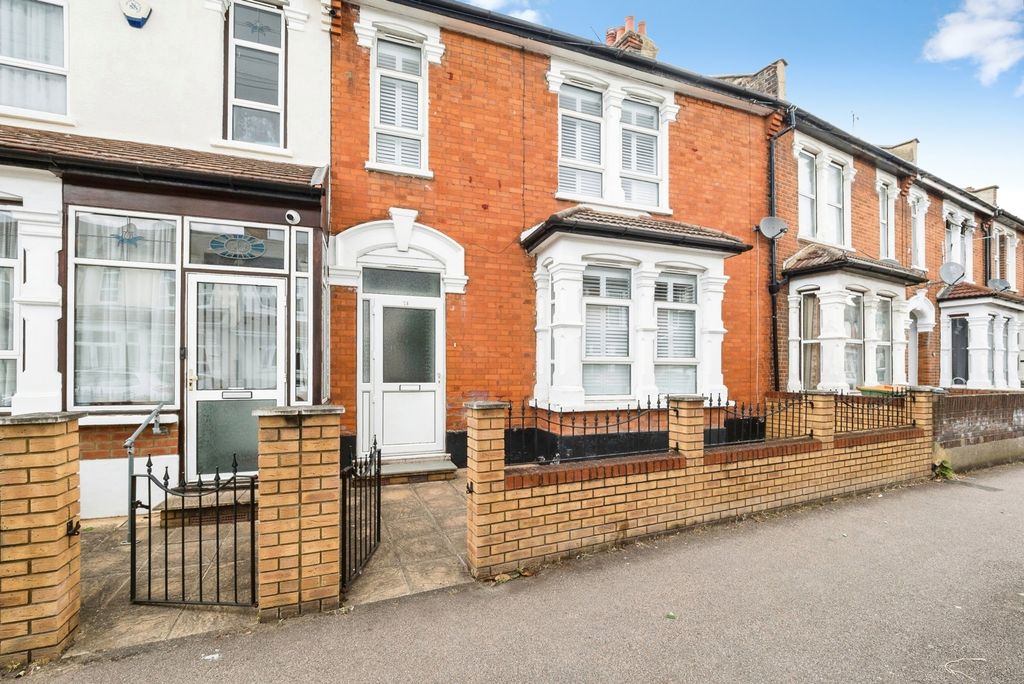 Property photo 1 of 17 Pbox-Img.Jpg