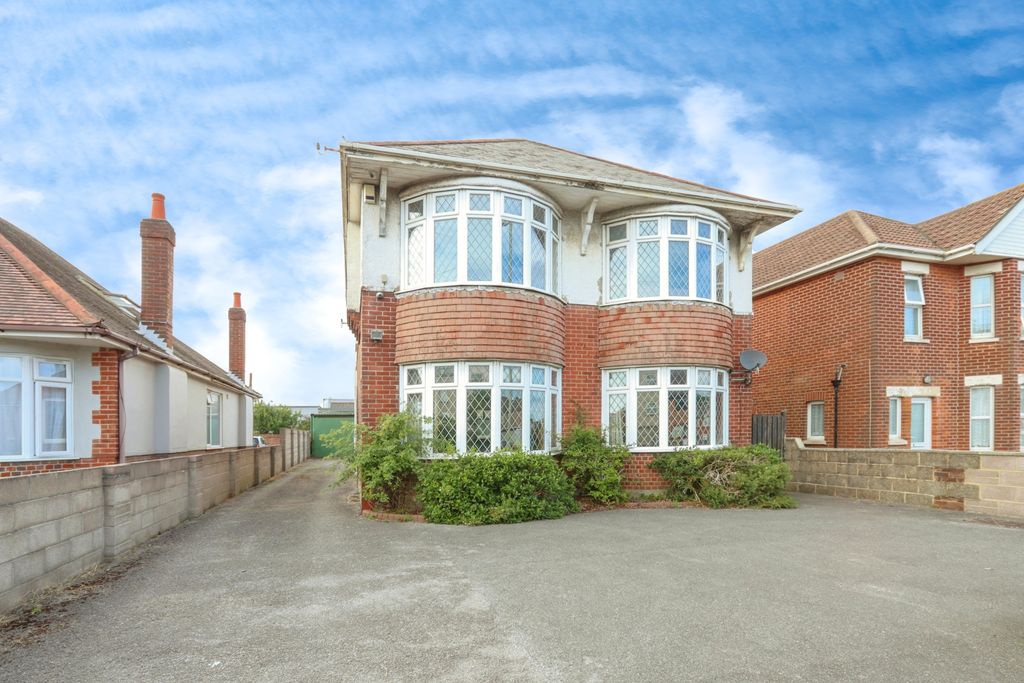 Property photo 1 of 18 Front