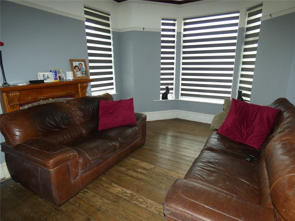Property photo 2 of 15 Lounge