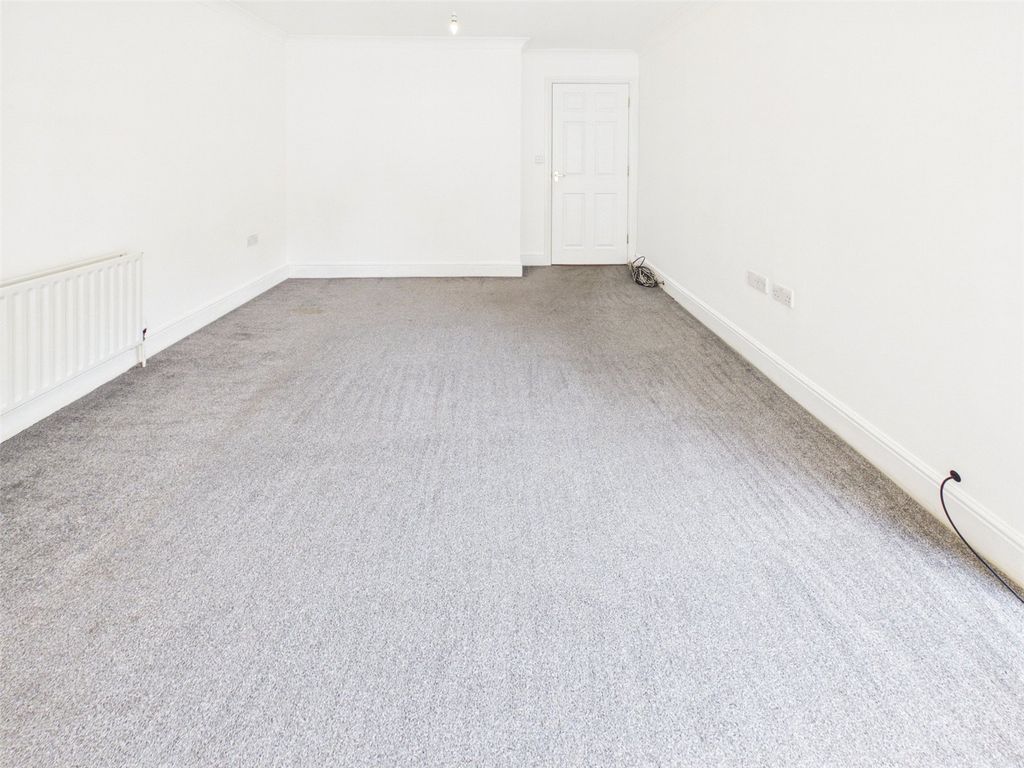 Property photo 3 of 12 Picture No. 33