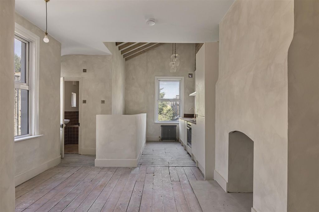 Property photo 3 of 37 3