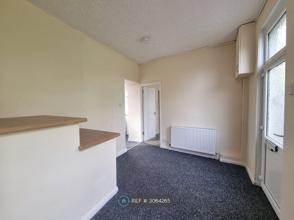 Property photo 2 of 7 Living Room