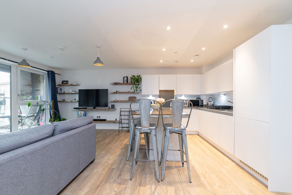 Property photo 3 of 14