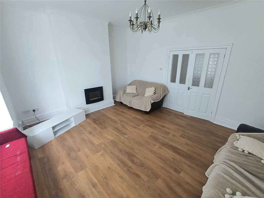 Property photo 3 of 25 Picture No. 18