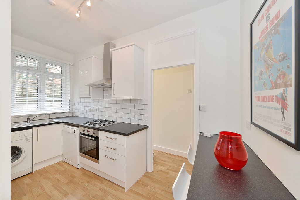 Property photo 3 of 12 Picture 3