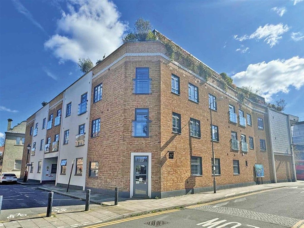 Property photo 1 of 8